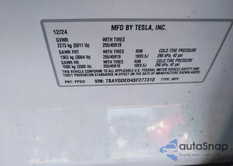 2025 Tesla Model Y Long Range Dual Motor Rear-Wheel Drive z USA, uszkodzony, nr VIN 7SAYGDED4SF277310